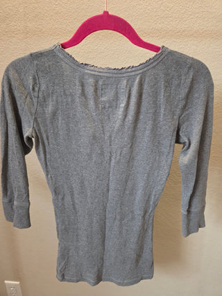 Vtg. Hollister 3/4 Sleeve Gray Shirt (S)