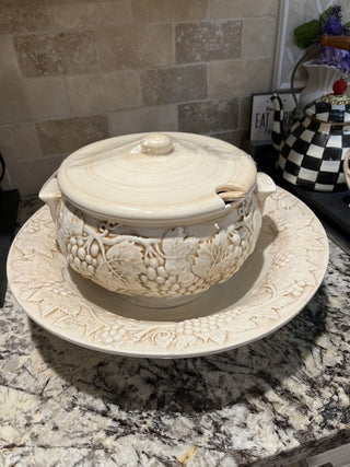 Harry & David Portugal "Vineyard" Ceramic Soup Tureen with Lid & Ladle RCD