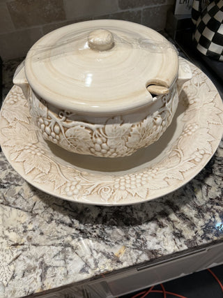 Harry & David Portugal "Vineyard" Ceramic Soup Tureen with Lid & Ladle RCD