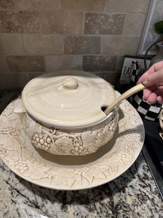 Harry & David Portugal "Vineyard" Ceramic Soup Tureen with Lid & Ladle RCD