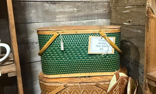 Vintage Hawkeye Picnic Basket RSV|111459