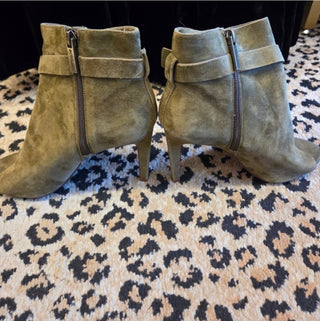BCBG Olive Leather Ankle Boots (Size 8)