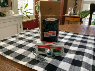 Hallmark Santa’s Diner Orn 1995 MTS