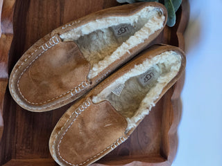 UGG Ansley Suede Slippers (Size 9)