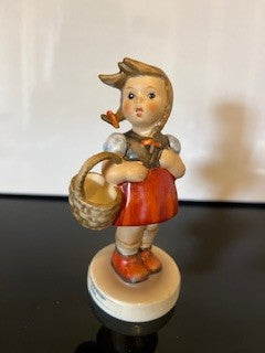 #1863 Hummel Shopper Girl 1979-90 RSV|58163