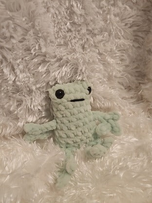 Frog: Crocheted light green, super soft yarn