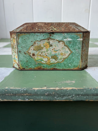 VTG Rusty Biscuit box F&M