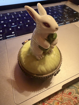 Vintage Rabbit Trinket Box #62 VV MTS