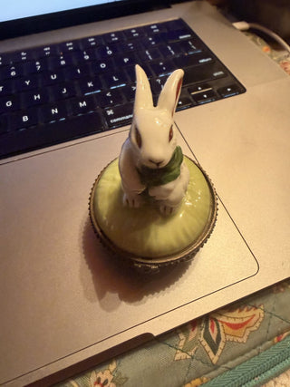 Vintage Rabbit Trinket Box #62 VV MTS