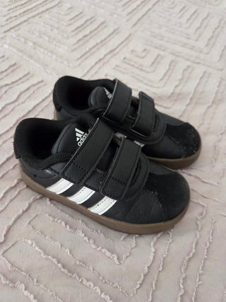 Toddler Court Adidas Shoes (Size 7)
