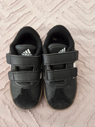 Toddler Court Adidas Shoes (Size 7)