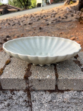 Vintage Oval Stoneware Ruffle Bowl (11.5 x 7.6 inch)
