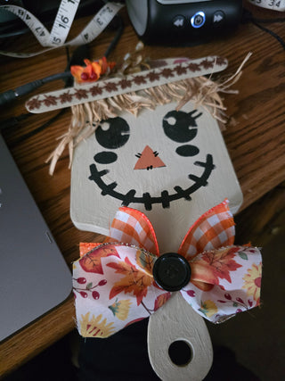 Chopping board scarecrow