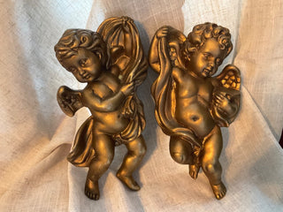 Vintage Cherub molded plastic, gold color MTS