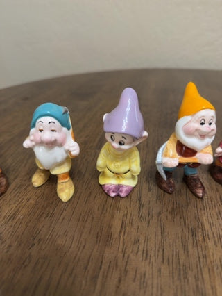 Porcelain Snow White + 7 Dwarves
