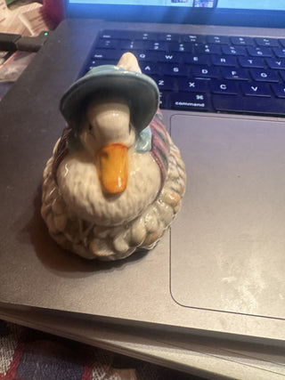 Rare 1983 Beatrix Potter's Beswick " Jeminma Puddle Duck" Figurine PLC Backstamp #62 VVMTS