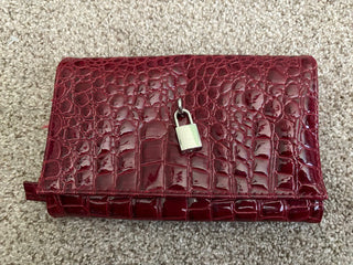 red  wallet with 2 zip compartments RSV