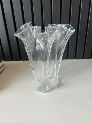 Vintage handkerchief glass ruffled vase RSV