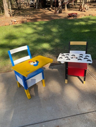 DM: Mickey school desk