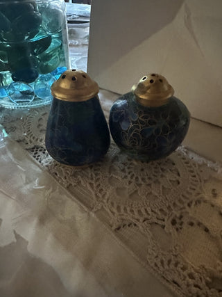 Vintage Chinese mini cloisonne floral salt and pepper shaker set #62 VV MTS