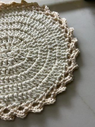 Hand crochet place mat