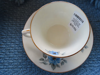 Porcelain tea cup & saucer w/blue flowers MTS|99793