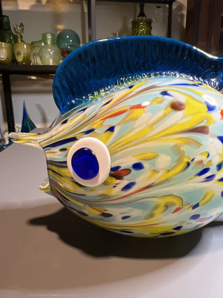 Art glass fish multicolor w/blue fins|52750