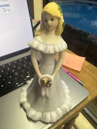 Vintage 1981 Enesco Growing up Girls Age 16 Blonde #62 VV MTS|72965