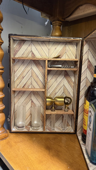 NY Up-cyled Small Wooden Mini Bar RCD|123331