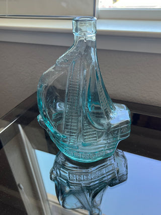 Vintage glass ship bottle|67684