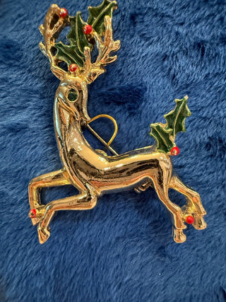 Christmas Deer Brooch Pin Gold Tone Holly Ivy Berry Enamel Holiday Vintage|139013