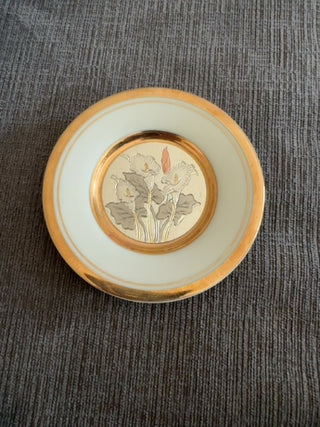 AJ - Calla Lily 24k Gold Rim Plate MTS