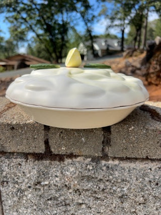 Vintage 1990’s ceramic lemon meringue pie keeper