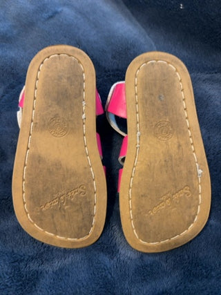 Salt Water Sandals by Hoy in a shiny hot pink patent leather Toddler 7