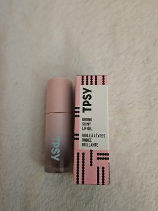 TPSY Drunk Shiny Lip Oil. Color: Love Galore