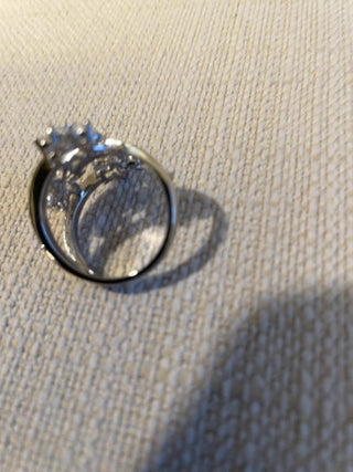 Floral crystal ring size 9 1/2 Silvertone