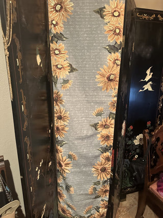 Nicole Miller Sunflower and gold accents  Table runner 16 " X 70 #63 VV MTS