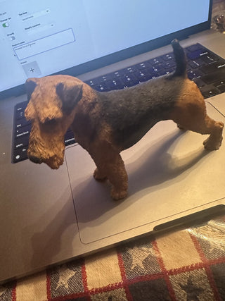 Airedale Terrier Figurine #47 VV MTS