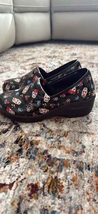 Sugar Skulls Medical Shoes Size 8