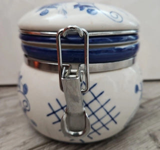 Canister w/clamp lid ceramic versatile white with Blue Floral Design Storage #62 VV MTS|90551