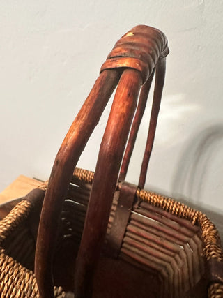 Basket Willow dyed red. Twine Rim. MTS