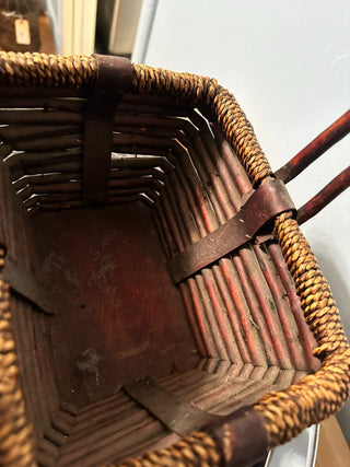 Basket Willow dyed red. Twine Rim. MTS