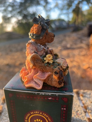 ORIGINAL BOX Boyds Bears & Friends "Justina The Message Bearer"