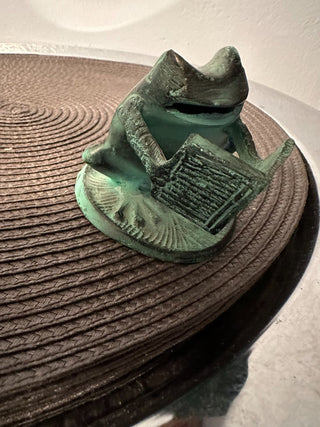 Frog Iron Lily Pad Singer MTS