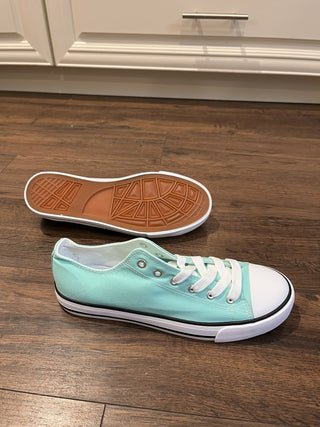 New Women's Size 10 Teal Low-Top (Converse-like) Shoes RCD|117438