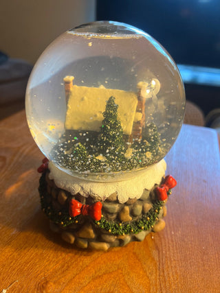 MJ94- VTG Thomas Kincaid Snow Globe  MTS