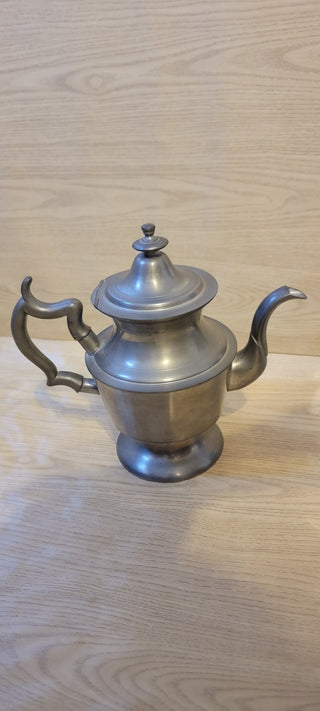 JMD- Vtg. Woodbury Pewter Tea/Coffee Pot|78459