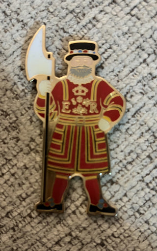 Magnet - Beefeater with Queen Elizabeth ll (London, UK) RCD