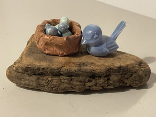 5"  Ceramic Bird w/ Nest on Driftwood--SP MTS