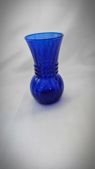 Cobalt blue Indiana glass vase|99704